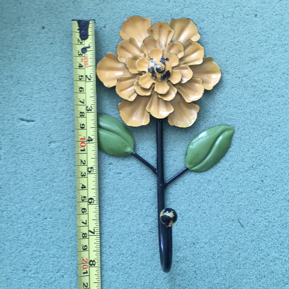 Flower wall hook - Picture 4 of 4